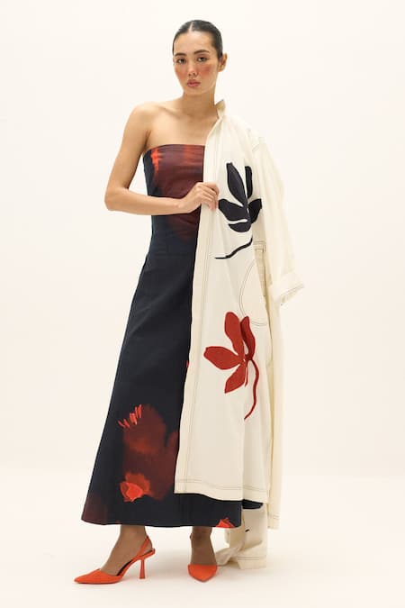 Shop_Kharakapas_White Cotton Applique Moriri Dreams Trench Coat _Online_at_Aza_Fashions