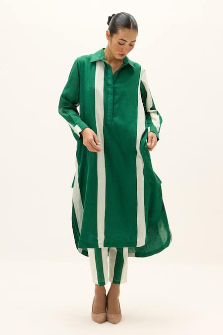 Buy_Kharakapas_Green Cotton Collared Stream Lines Print Kurta And Pant Set _Online_at_Aza_Fashions