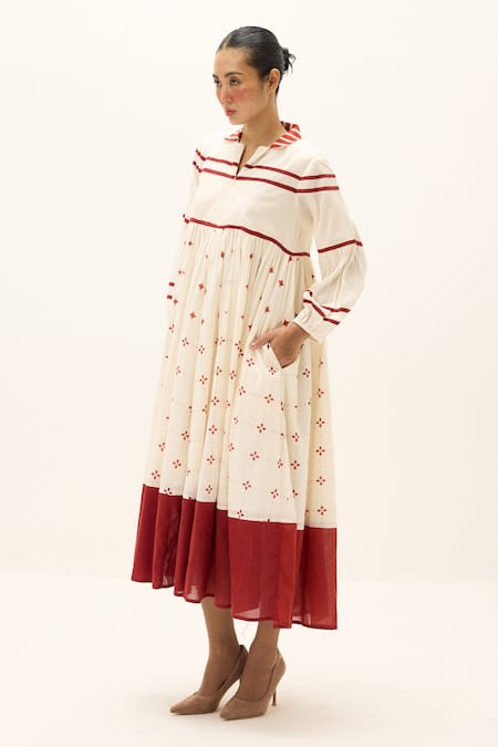 Kharakapas_Off White Cotton Embroidery Collared, V-neck Symphony Printed Dress _Online_at_Aza_Fashions