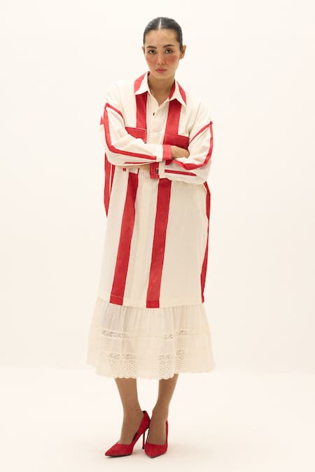 Buy_Kharakapas_Off White Cotton Lace Collared, Button-down Neck Sylvia Dress _Online_at_Aza_Fashions