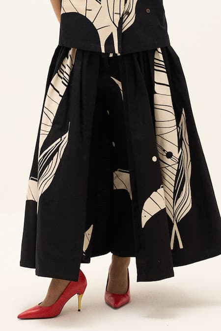 Kharakapas_Black Cotton Collared Palmsway Print Vest With Pant _at_Aza_Fashions