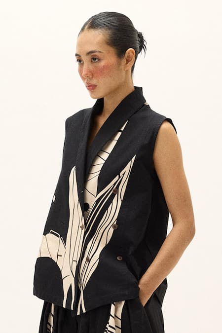 Buy_Kharakapas_Black Cotton, Oxford Palmsway Print Blazer _Online_at_Aza_Fashions