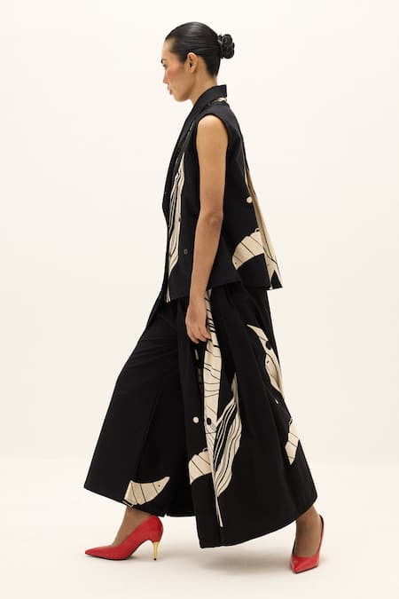 Kharakapas_Black Cotton, Oxford Palmsway Print Blazer _at_Aza_Fashions