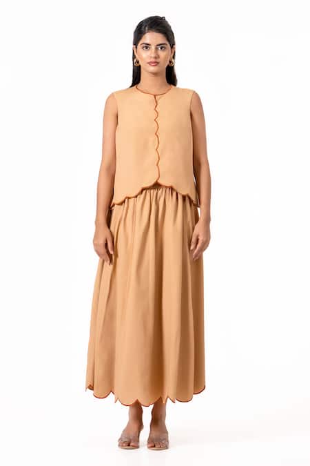 K-Anshika Scalloped Resham Embroidered Top & Skirt Set 