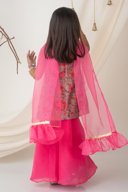 Label Neeti Floral Embroidered Kurta Set 