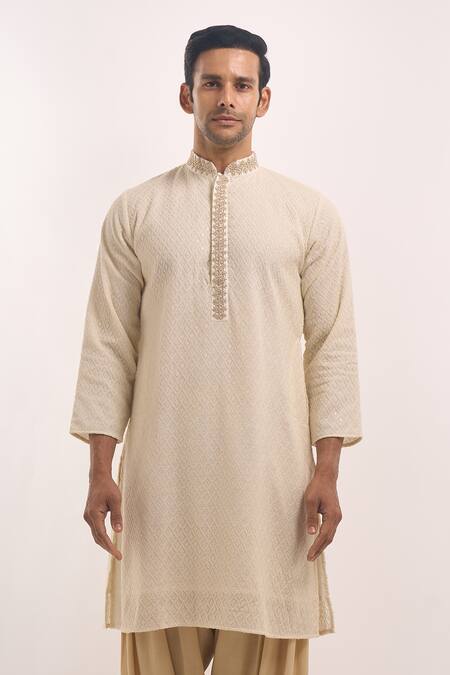 Buy_Arihant Rai Sinha_Off White Cotton, Silk Embroidery Geometric Pattern Kurta _Online_at_Aza_Fashions