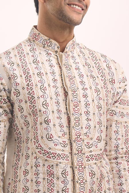 Arihant Rai Sinha_Cream Silk Embroidery Geometric Pattern Blend Kurta _Online_at_Aza_Fashions