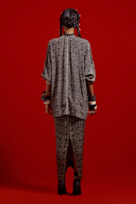 Shop Aseem Kapoor Gray Crepe, Satin Embroidery, Beads, Tassels Kuru Trapeze Kurta And Skirt Set at Aza Fashions Shop_Aseem Kapoor_Gray Crepe, Satin Embroidery, Beads, Tassels Kuru Trapeze Kurta And Skirt Set _at_Aza_Fashions