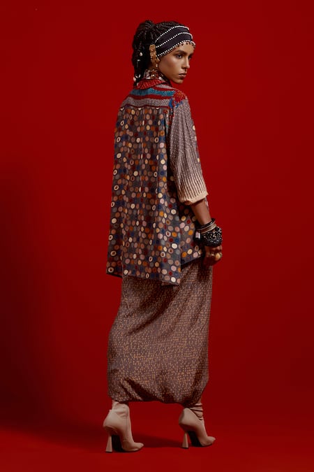 Aseem Kapoor_Gray Crepe Embroidery Collared Atri Straight Shirt And Draped Pant Set _at_Aza_Fashions