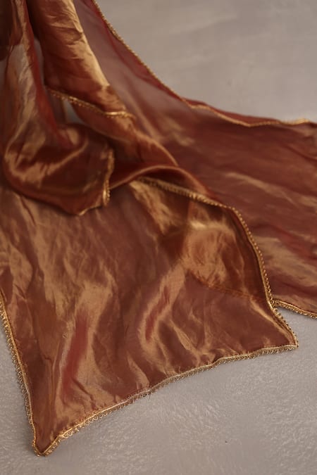 Shop_Begum_Maroon Velvet, Tissue Gota Patti, Zari, Sequins, Minar Kurta Pant Set _Online_at_Aza_Fashions