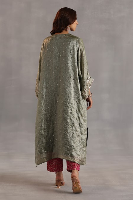 Begum Chakra Embroidered Kurta & Pant Set 