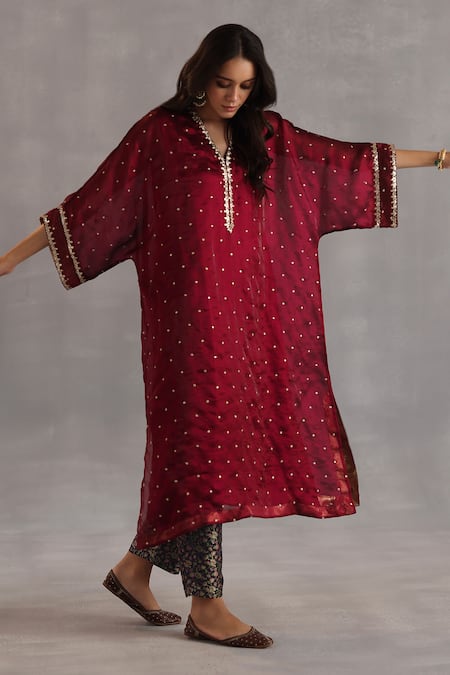Buy_Begum_Red Satin, Tissue, Brocade, Silk Gota Patti, Chakra Phiran Kurta And Pant Set _Online_at_Aza_Fashions