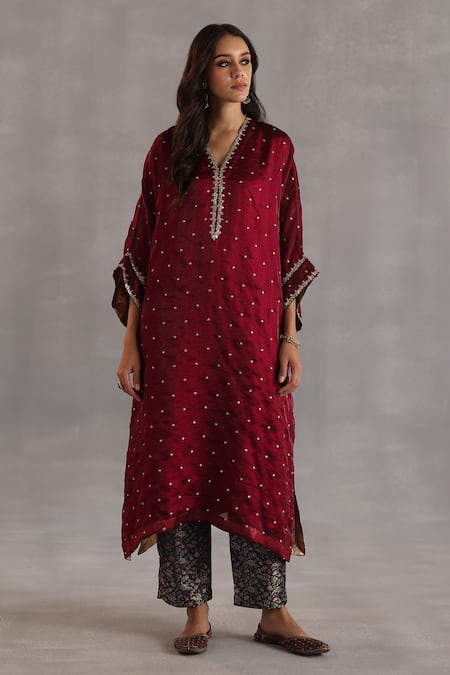 Begum Chakra Embroidered Phiran Kurta & Pant Set 