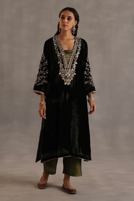 Shop_Begum_Green Velvet, Tissue, Silk Embroidery, Gota Patti, Lace, Beads, Minar Kurta Set _Online_at_Aza_Fashions