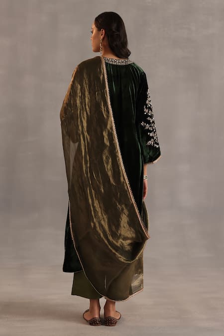 Begum Minar Embroidered Kurta Set 