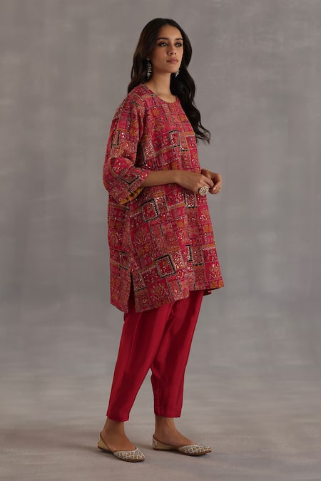 Begum_Magenta Silk Sequins, Zari, Embroidery Round Neck Raag Kurta And Salwar Set _Online_at_Aza_Fashions