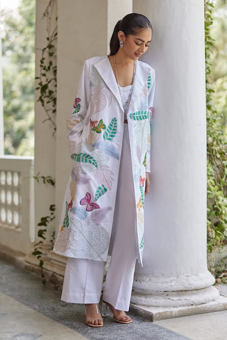 Betrue Butterfly White Embroidered Jacket 