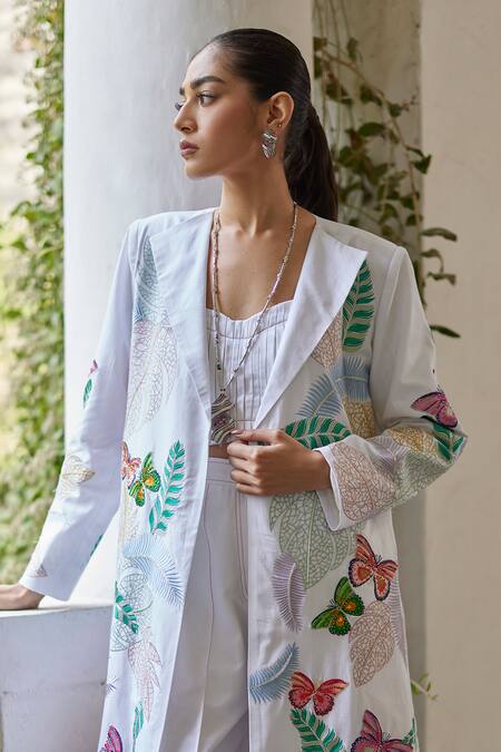 Buy_Betrue_White Cotton, Linen Bandeau Neck Daisy Pleated Bustier _Online_at_Aza_Fashions