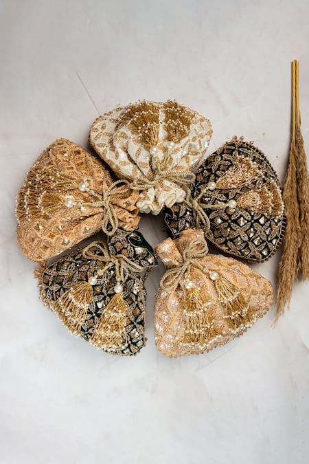 Buy_Nayaab By Sonia_Ivory Embroidery, Sequins, Pearls, Beads, Crystals, Fringe Leafy Lattice Potli 