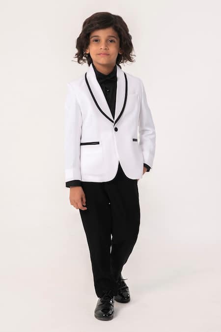 Partykles Classic Tuxedo Coat Pant Shirt & Bowtie 