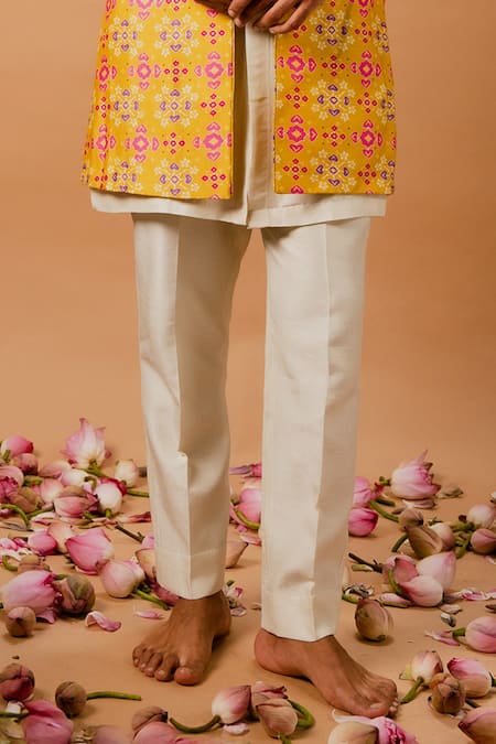 Ria Shah Label_Yellow Dupion, Silk Patola Print Bundi And Kurta Set _Online_at_Aza_Fashions