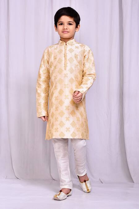 Buy_Petite Pomme_Beige Silk Embroidery Bloom Cluster Kurta With Churidar 