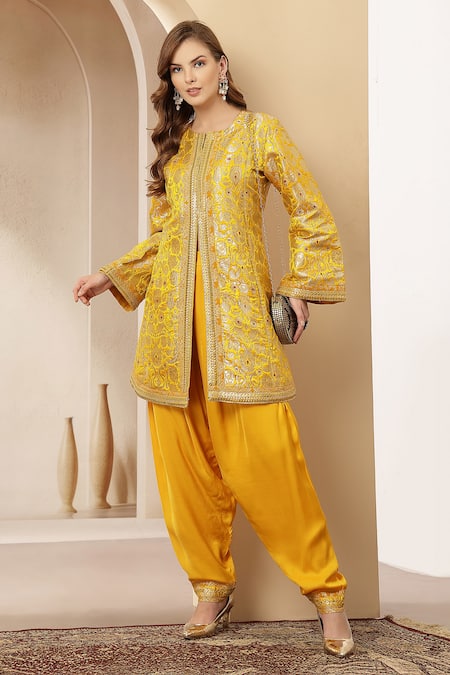 Soniya G Sunehri Nazakat Embroidered Kurta With Salwar 