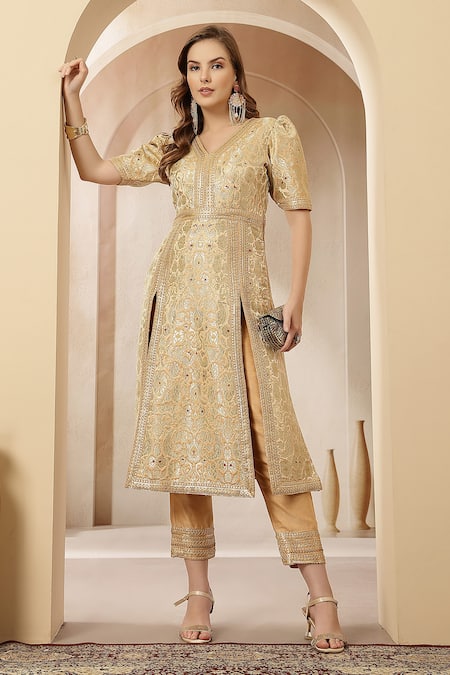 Soniya G Zar-E-Nazneen Embroidered Kurta With Pant 