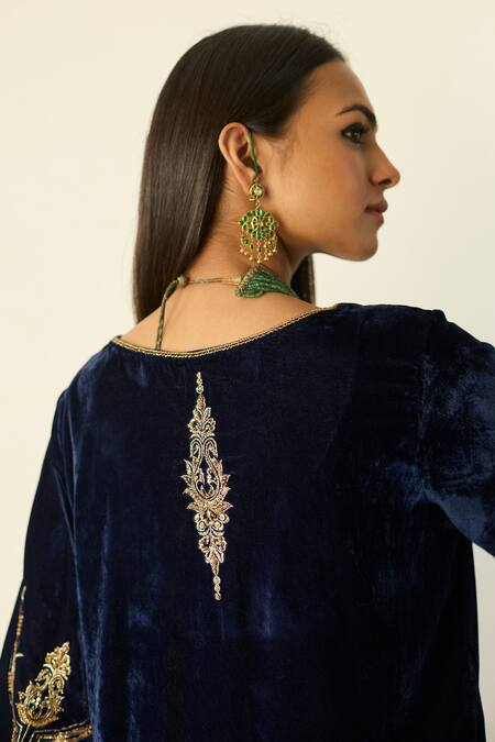 Shop_Sarang Kaur_Blue Velvet Embroidery V-neck Tarunima Kurta Set _Online_at_Aza_Fashions