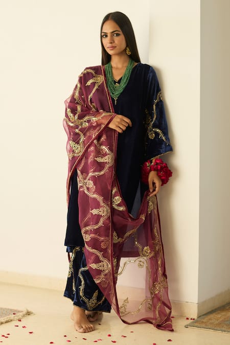 Sarang Kaur Blue Tarunima Velvet Kurta Set 