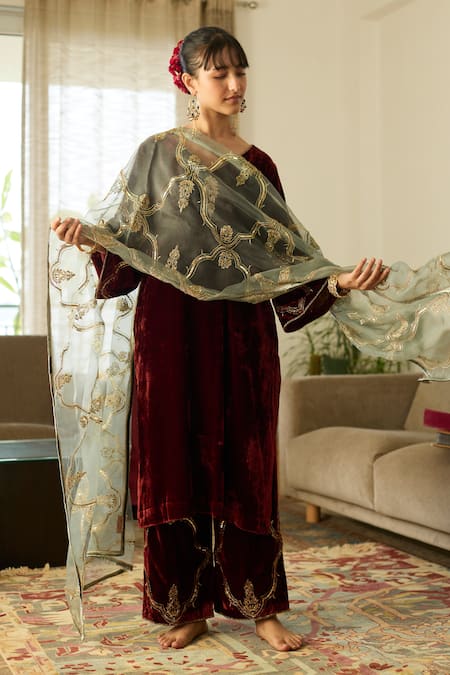 Sarang Kaur Red Tarunima Velvet Kurta Set 