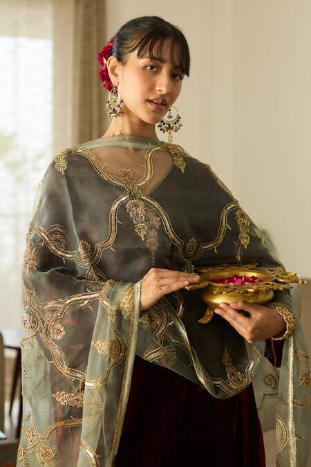 Shop_Sarang Kaur_Red Velvet, Organza, Silk Embroidery, Metallic Thread V-neck Tarunima Kurta Set 