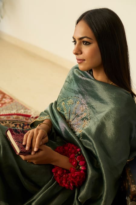 Sarang Kaur_Green Tissue, Silk, Velvet Embroidery, Piping V-neck Samridhi Kurta Set _Online_at_Aza_Fashions