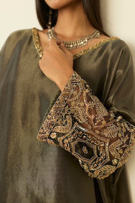 Sarang Kaur_Gray Tissue, Silk Embroidery, Sequins V-neck Grey Rubaab Kaftan Set _at_Aza_Fashions