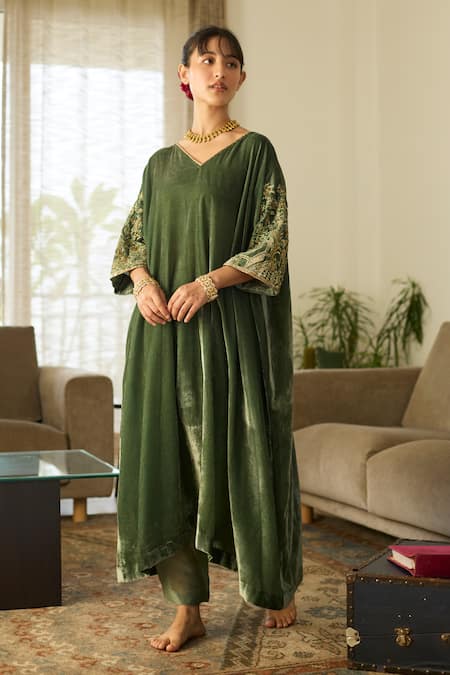Buy_Sarang Kaur_Green Velvet, Tissue, Silk Embroidery V-neck Makhmal Kaftan Set _Online_at_Aza_Fashions