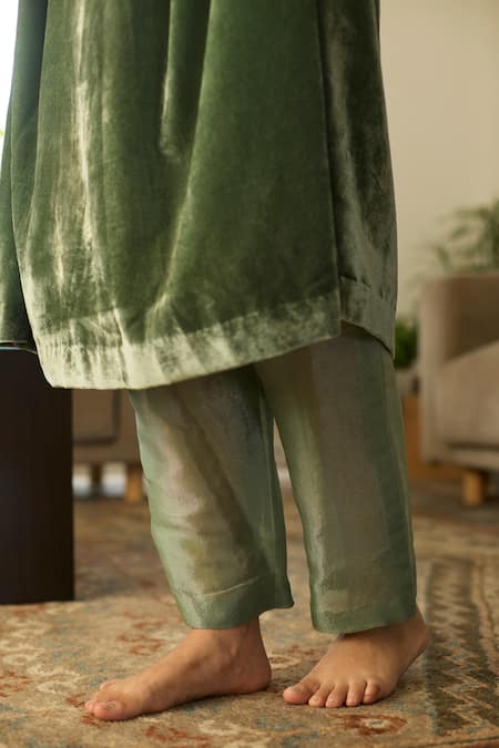 Shop_Sarang Kaur_Green Velvet, Tissue, Silk Embroidery V-neck Makhmal Kaftan Set _Online_at_Aza_Fashions