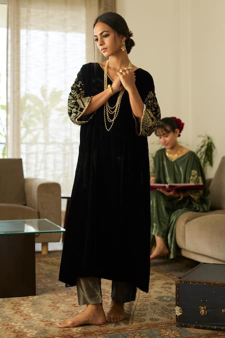 Shop_Sarang Kaur_Black Velvet, Tissue, Silk Embroidery, Metallic Thread Makhmal Kaftan Set _Online_at_Aza_Fashions