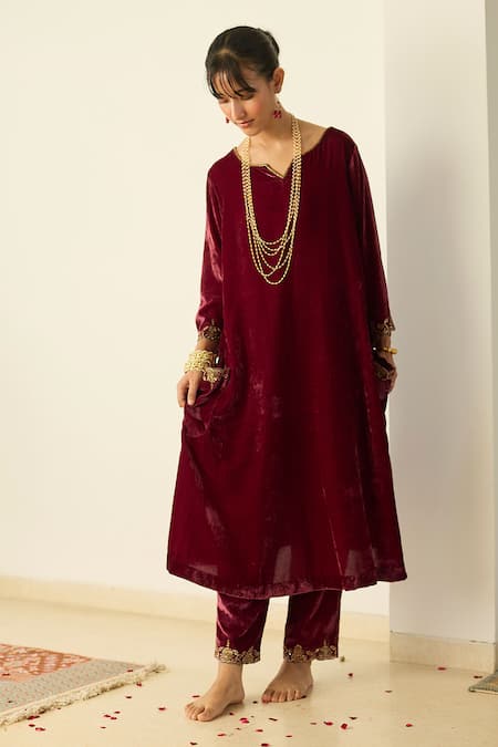 Buy_Sarang Kaur_Maroon Velvet, Silk Organza Embroidery, Metallic Pink Muraad Kurta Pant Set _Online_at_Aza_Fashions