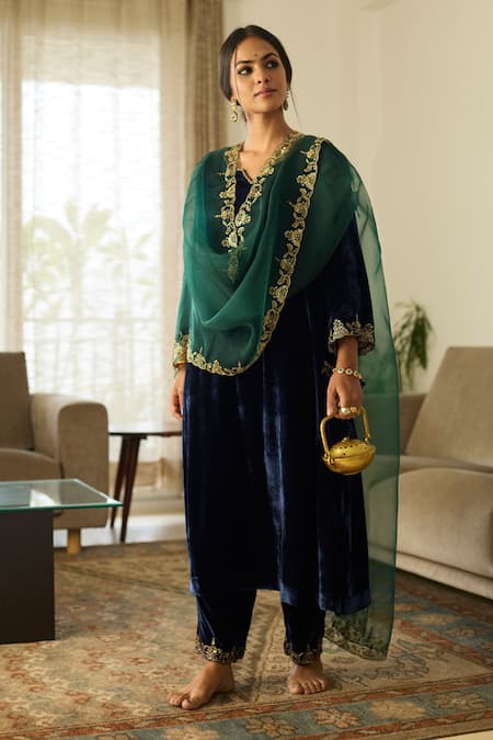 Shop_Sarang Kaur_Blue Velvet, Silk Organza Embroidery, Zari Split V-neck Muraad Kurta Pant Set _Online_at_Aza_Fashions