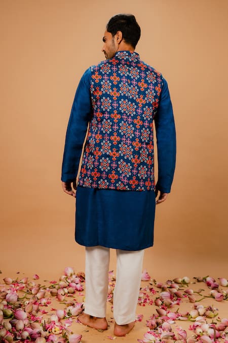 Ria Shah Label Patola Pattern Bundi Kurta Set 
