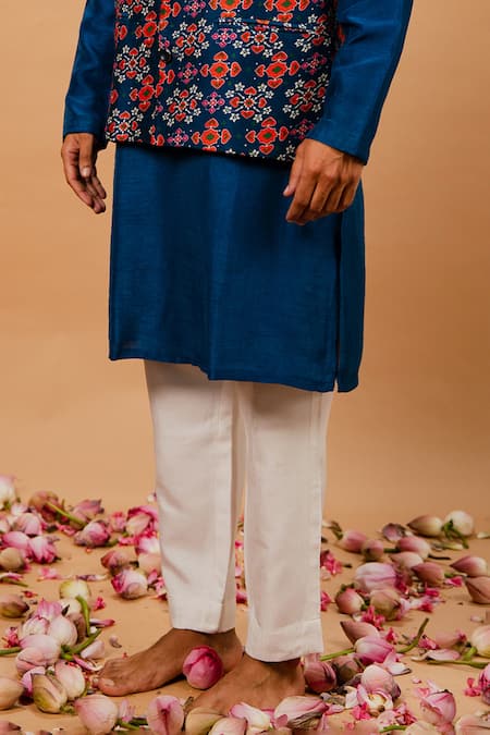 Buy_Ria Shah Label_Multi Color Dupion, Silk Patola Pattern Bundi Kurta Set _Online_at_Aza_Fashions