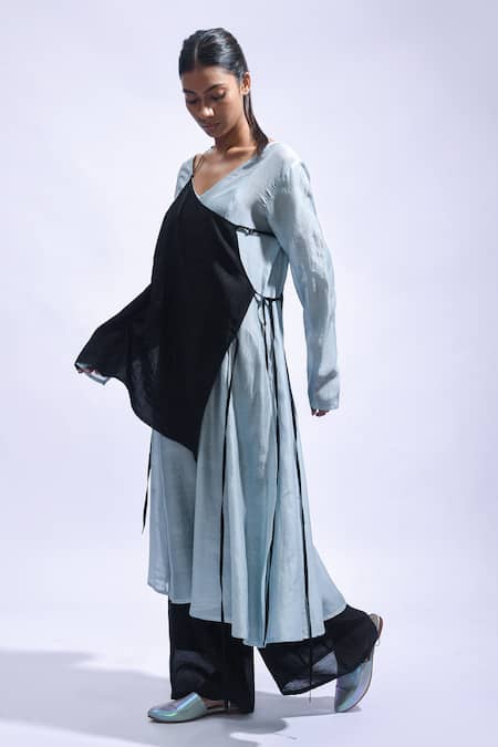 JAYATI GOENKA_Aqua Chanderi , Zari, Embroidery V-neck Layer Kurta And Pant Set _at_Aza_Fashions