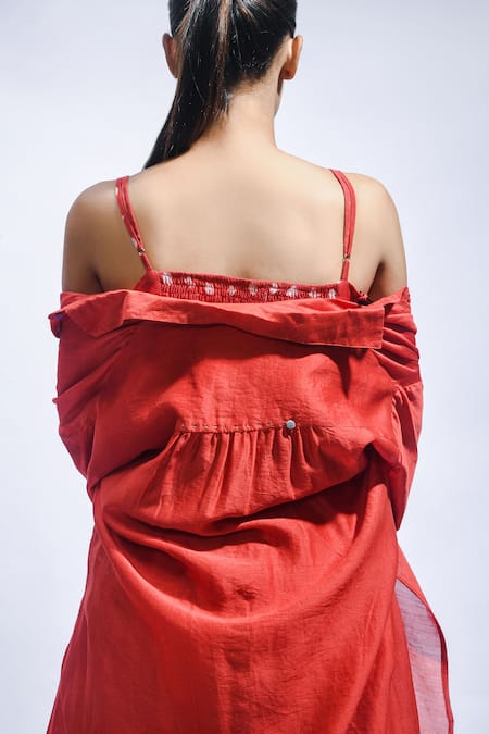 Shop JAYATI GOENKA Red Chanderi Silk Zari, Embroidery Collared, Rouge Rhythm Shirt And Pant Set Online at Aza Fashions Shop_JAYATI GOENKA_Red Chanderi Silk Zari, Embroidery Collared, Rouge Rhythm Shirt And Pant Set _Online_at_Aza_Fashions