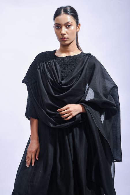 Buy_JAYATI GOENKA_Black Chanderi Silk Zari Round Neck Noir Rhythm Skirt Set 