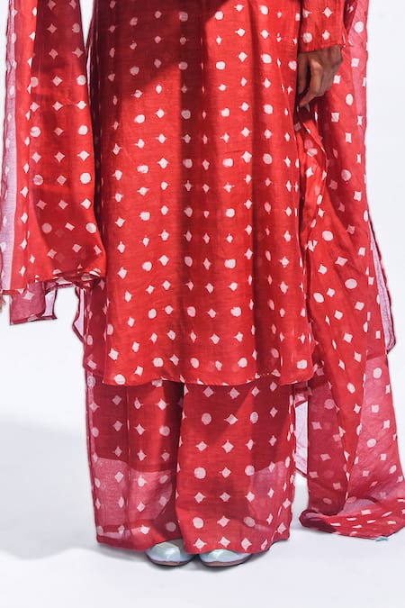 Shop_JAYATI GOENKA_Red Chanderi Silk Smocking Round Neck Block Printed Kurta Set _Online_at_Aza_Fashions