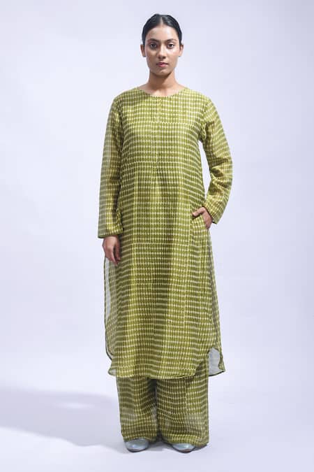 Shop_JAYATI GOENKA_Green Chanderi Silk Embroidery Round Neck Block Printed Kurta And Pant Set _Online_at_Aza_Fashions