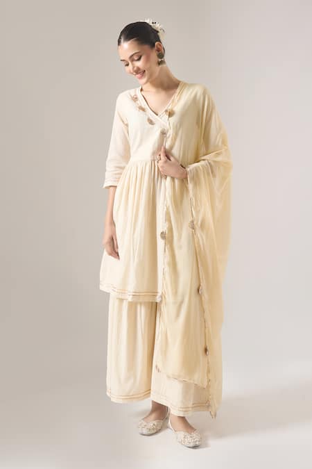 Shop Naintara Bajaj Off White Cotton Lace, Gota Patti, Applique V-neck Embroidered Kurta Sharara Set Online at Aza Fashions Shop_Naintara Bajaj_Off White Cotton Lace, Gota Patti, Applique V-neck Embroidered Kurta Sharara Set _Online_at_Aza_Fashions