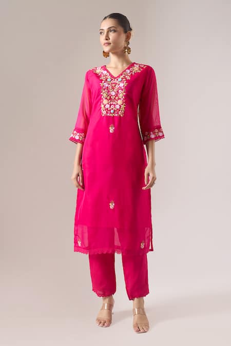 Naintara Bajaj Pink Organza Embroidery V-neck Kurta Set Online at Aza Fashions Naintara Bajaj_Pink Organza Embroidery V-neck Kurta Set _Online_at_Aza_Fashions