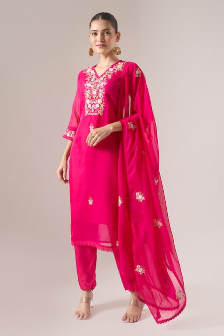 Naintara Bajaj Pink Organza Embroidery V-neck Kurta Set