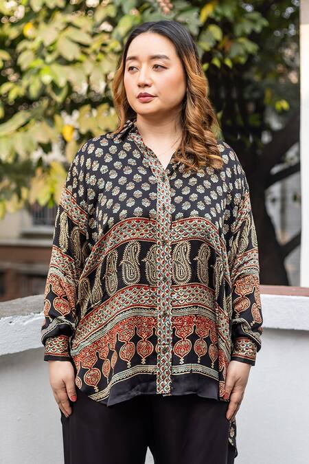 Prahnaaya_Black Satin, Modal Collared, Ajrakh Hand-block Printed Hi-low Shirt And Pant Set _at_Aza_Fashions